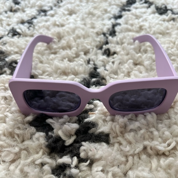 Lilac chunky sunglasses - Picture 9 of 9